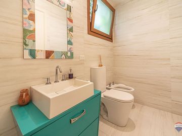 Venta casa 7 amb en Parque Leloir pileta cocheras