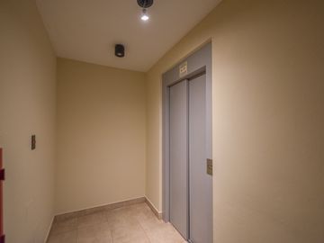 Venta 2 Ambs con Terraza y Cochera en Palermo