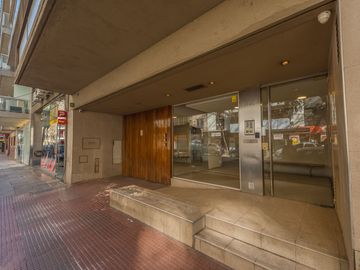 Venta 2 Ambs con Terraza y Cochera en Palermo