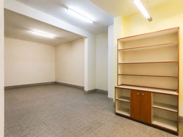 DEPÓSITO Ó LOCAL COMERCIAL 135 M2 CON SÓTANO