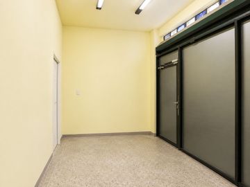 DEPÓSITO Ó LOCAL COMERCIAL 135 M2 CON SÓTANO