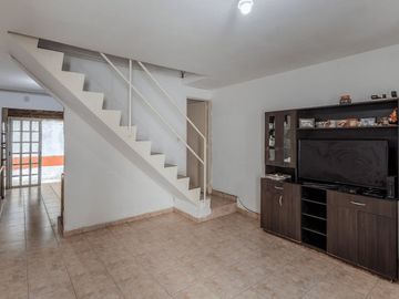 CASA DUPLEX 3 AMB EN VENTA CON PARRILLA POMPEYA