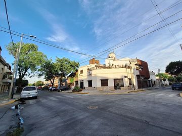 CASA EN VENTA LOTE PROPIO EXCELENTE ESTADO
