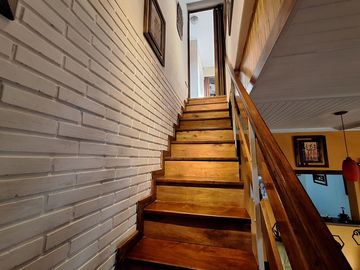 CASA EN VENTA LOTE PROPIO EXCELENTE ESTADO