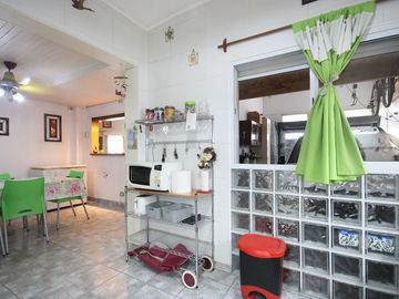 CASA EN VENTA LOTE PROPIO EXCELENTE ESTADO