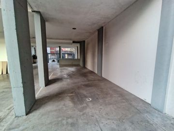 ALQUILER COCHERA DOBLE CUBIERTA  MORON CENTRO