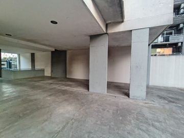 ALQUILER COCHERA DOBLE CUBIERTA  MORON CENTRO