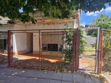 VENTA CASA 3 AMBIENTES ITUZAINGO