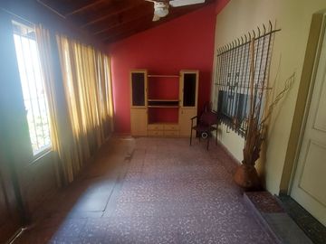 VENTA PH 3 AMBIENTES AL FRENTE CASTELAR