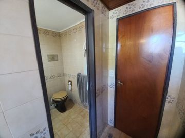 Venta casa 5 amb, jardín, cochera parrilla Olivos