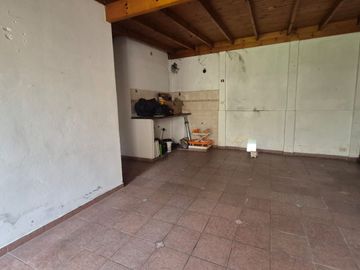 CASA VENTA 3 AMB COCHERA GRAN LOTE + DEPTO 3 AMB