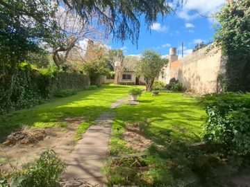 CASA VENTA 3 AMB COCHERA GRAN LOTE + DEPTO 3 AMB