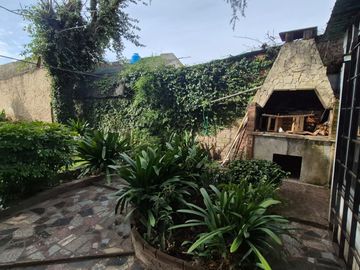 CASA VENTA 3 AMB COCHERA GRAN LOTE + DEPTO 3 AMB