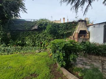 CASA VENTA 3 AMB COCHERA GRAN LOTE + DEPTO 3 AMB