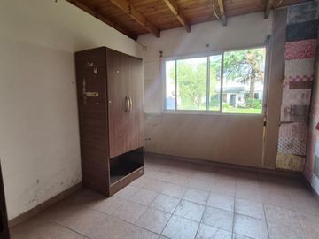 CASA VENTA 3 AMB COCHERA GRAN LOTE + DEPTO 3 AMB