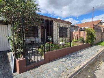 CASA VENTA 3 AMB COCHERA GRAN LOTE + DEPTO 3 AMB