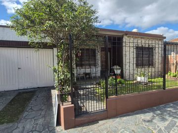 CASA VENTA 3 AMB COCHERA GRAN LOTE + DEPTO 3 AMB