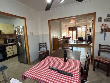 AMPLIO PH EN LANUS OESTE CON TERRAZA