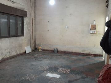 VENTA EN BLOCK CASA Y LOCALES 