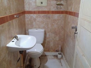 VENTA EN BLOCK CASA Y LOCALES 
