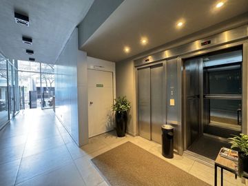 Venta Oficina Piso 12 Único Balcón y Cochera Nuñez