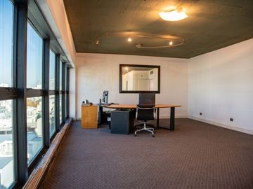 Venta Oficina Piso 12 Único Balcón y Cochera Nuñez