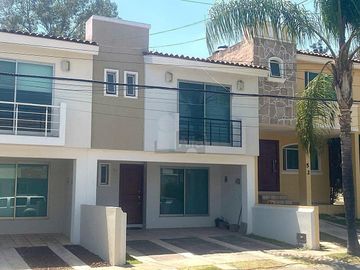 CASA EN RENTA CERCA DEL CENTINELA