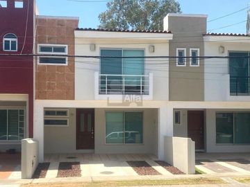 CASA EN RENTA CERCA DEL CENTINELA