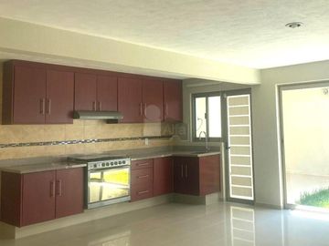 CASA EN RENTA CERCA DEL CENTINELA