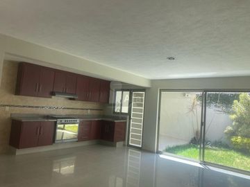 CASA EN RENTA CERCA DEL CENTINELA