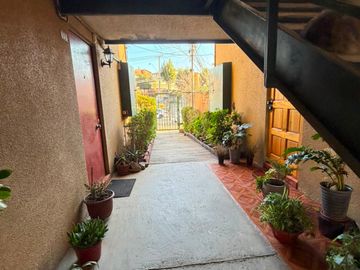 VENTA DEPTO 2D VILLA ALEMANA BARRIO RESIDENCIAL Y BALCÓN