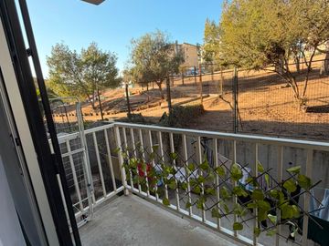 VENTA DEPTO 2D VILLA ALEMANA BARRIO RESIDENCIAL Y BALCÓN
