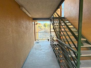 VENTA DEPTO 2D VILLA ALEMANA BARRIO RESIDENCIAL Y BALCÓN