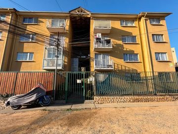 VENTA DEPTO 2D VILLA ALEMANA BARRIO RESIDENCIAL Y BALCÓN
