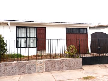 CASA CON DEPTO INTERIOR EN VISTA HERMOSA, LA SERENA