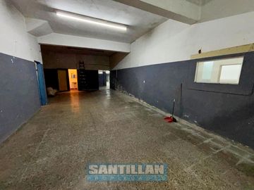 AMPLIO GALPÓN EN ALQUILER