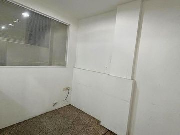 AMPLIO GALPÓN EN ALQUILER