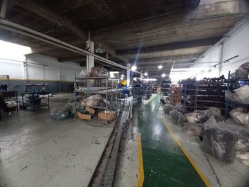 SE ALQUILA DEPOSITO 1800 M2 EN VILLA MADERO