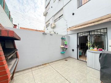 VENTA PH 2 AMBIENTES EN RAMOS MEJIA COCHERA