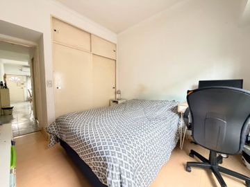 VENTA PH 2 AMBIENTES EN RAMOS MEJIA COCHERA