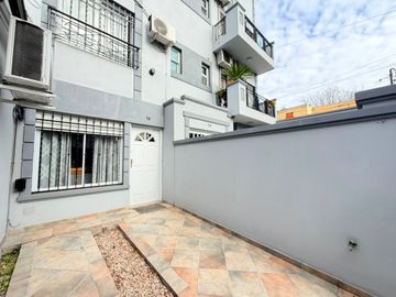 VENTA PH 2 AMBIENTES EN RAMOS MEJIA COCHERA