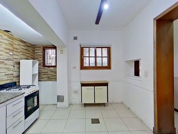 VENTA CASA FLORES 4AMB .2 TERRAZAS+PARRILLA