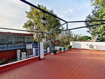 VENTA CASA FLORES 4AMB .2 TERRAZAS+PARRILLA