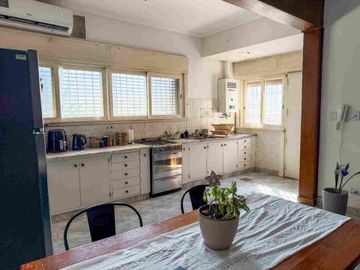 VENTA LOCAL CON PH 4 AMBIENTES CON LOCAL TEMPERLEY