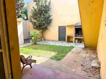 VENTA LOCAL CON PH 4 AMBIENTES CON LOCAL TEMPERLEY