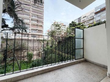 Venta depto 4amb Flores con Balcon