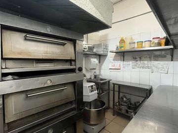 Local Comercial en Venta en Pedro de Valdivia con Bustos