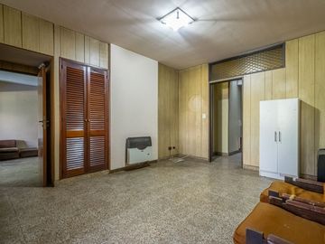 VENTA-5 AMBIENTES- CON PATIO- VILLA LUGANO