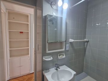 Venta Departamento 3 ambientes, todo Sol Balvanera