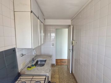 Venta Departamento 3 ambientes, todo Sol Balvanera